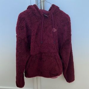 Nike women’s cozy sweatshirt with hoodie and pockets (Medium)